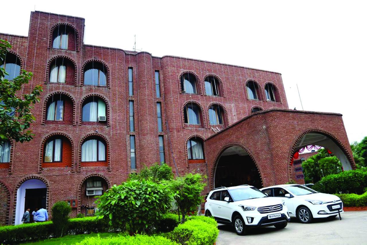 Magsons Resorts Vrindavan Kosi Extérieur photo