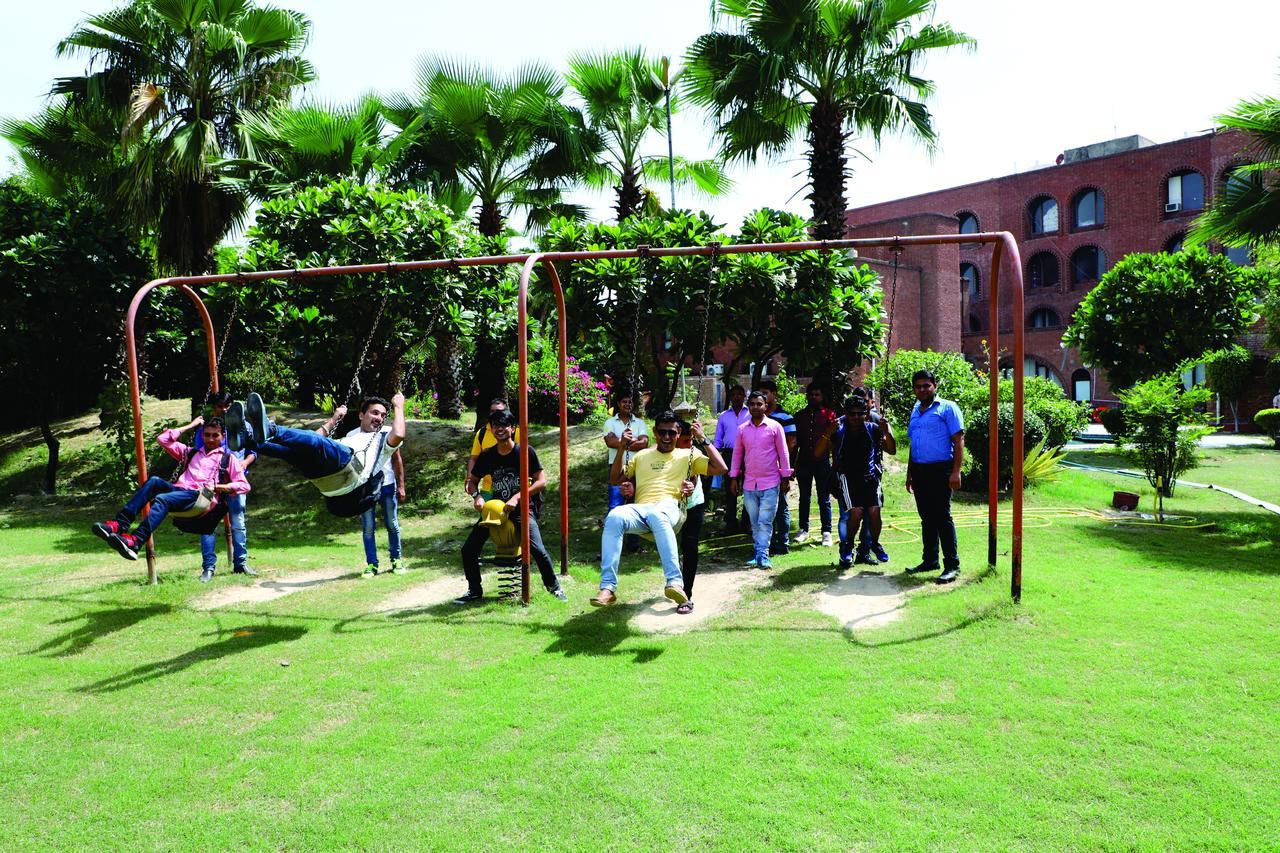 Magsons Resorts Vrindavan Kosi Extérieur photo
